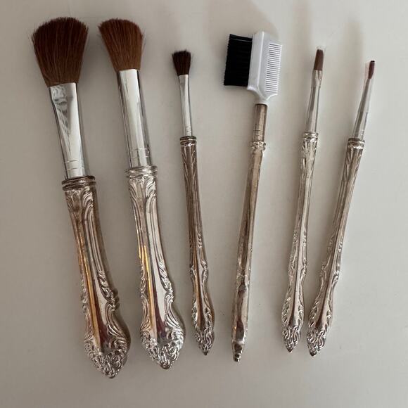 Vintage Style Makeup Brushes with Silver Ornate Handles Set of 6 - Picture 3 of 5